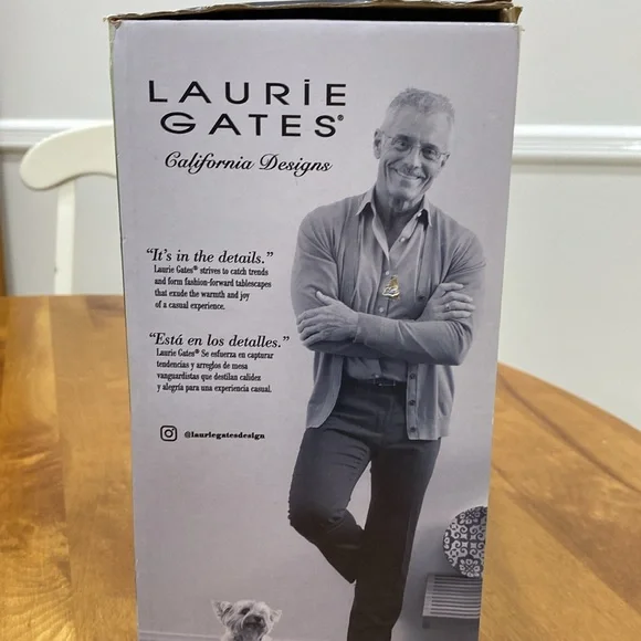 NWOT.  Laurie Gates, 12 piece, melamine dinnerware set. - Picture 4 of 11